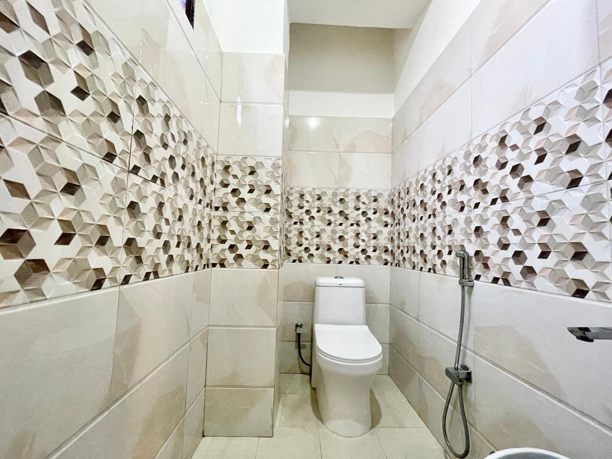 Hotel Shivam ! Varanasi होटल शिवम హోటల్ శివం ஹோட்டல் சிவம் Foreigner'S Choice ! Fully Air-Conditioned Hotel With Lift & Parking Availability, Near Kashi Vishwanath Temple, And Ganga Ghat, Best Hotel In Varanasi 2 Esterno foto