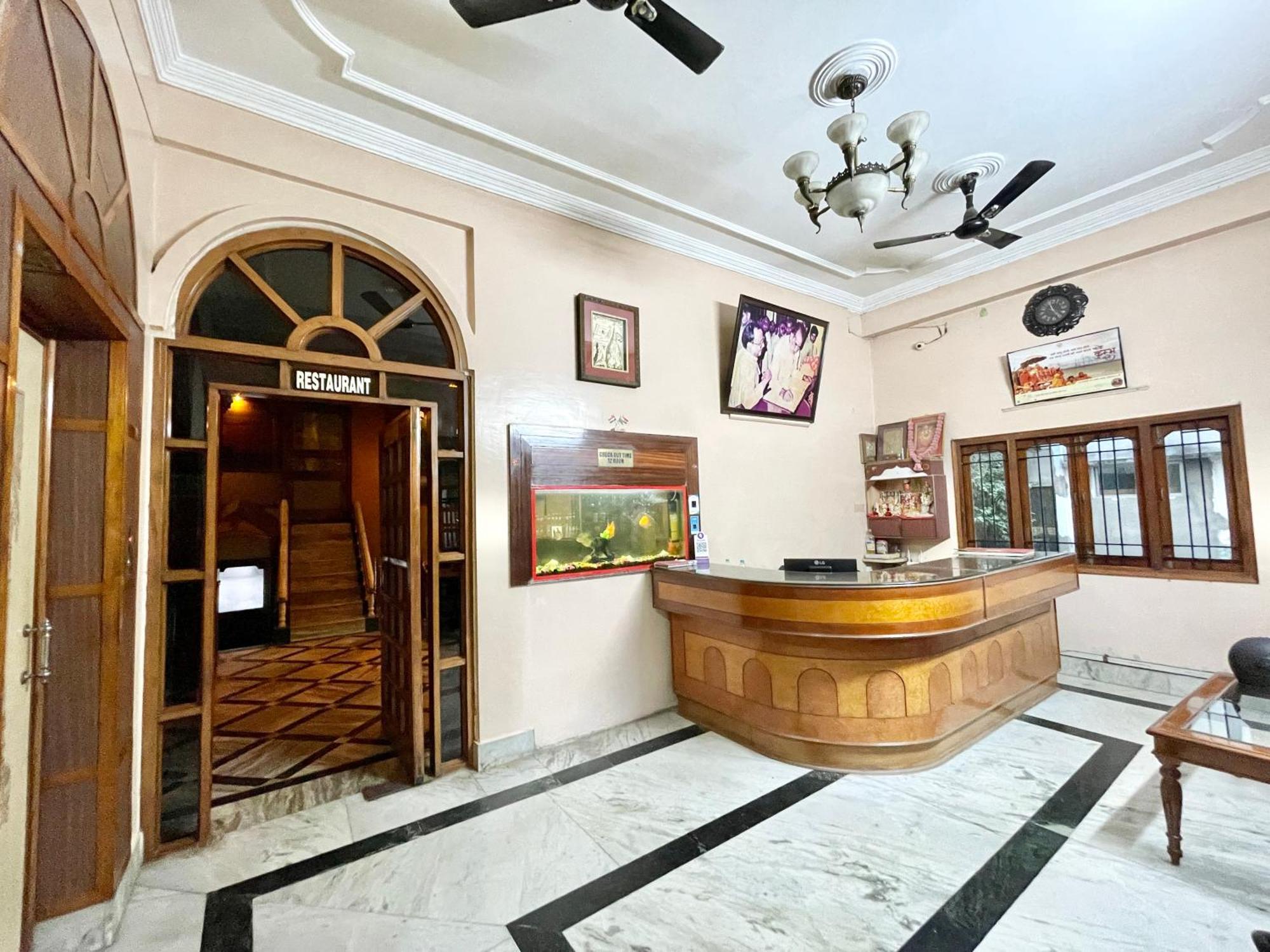 Hotel Shivam ! Varanasi होटल शिवम హోటల్ శివం ஹோட்டல் சிவம் Foreigner'S Choice ! Fully Air-Conditioned Hotel With Lift & Parking Availability, Near Kashi Vishwanath Temple, And Ganga Ghat, Best Hotel In Varanasi 2 Esterno foto