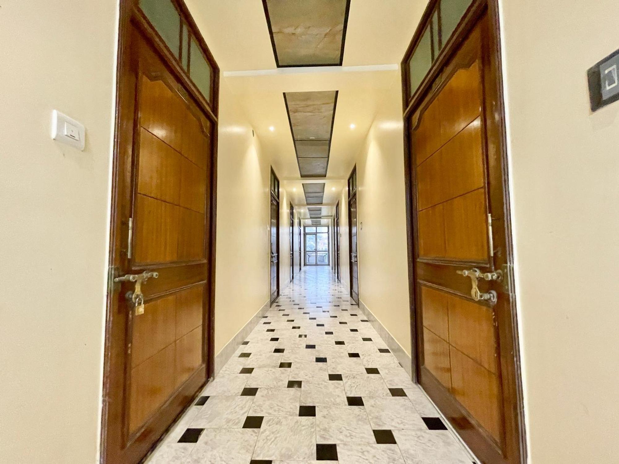Hotel Shivam ! Varanasi होटल शिवम హోటల్ శివం ஹோட்டல் சிவம் Foreigner'S Choice ! Fully Air-Conditioned Hotel With Lift & Parking Availability, Near Kashi Vishwanath Temple, And Ganga Ghat, Best Hotel In Varanasi 2 Esterno foto
