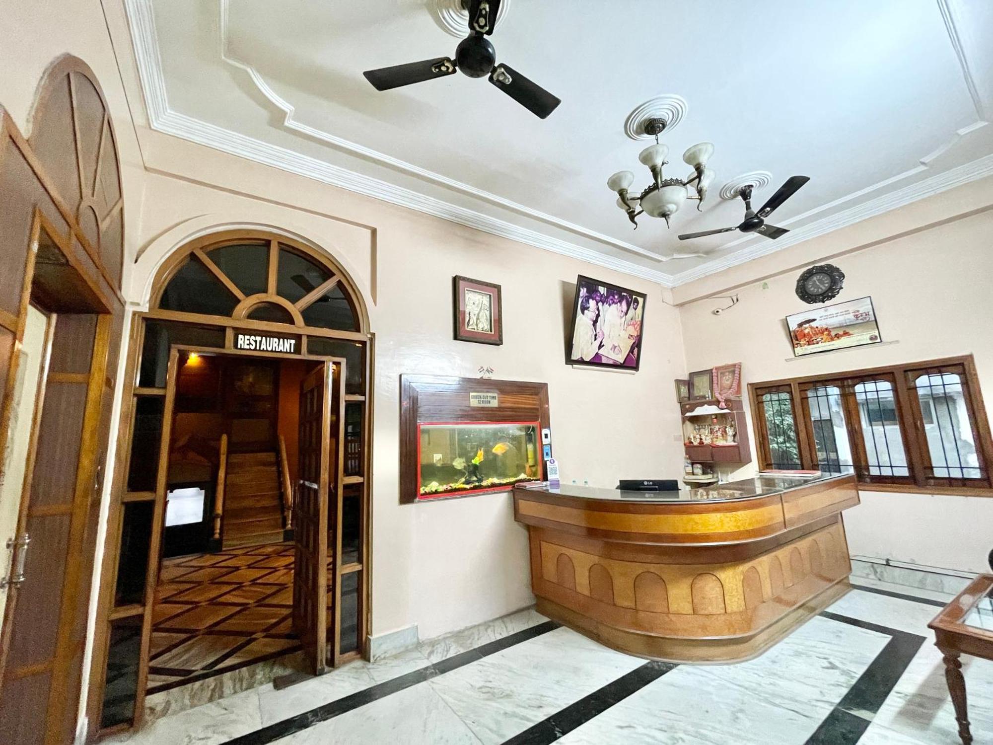 Hotel Shivam ! Varanasi होटल शिवम హోటల్ శివం ஹோட்டல் சிவம் Foreigner'S Choice ! Fully Air-Conditioned Hotel With Lift & Parking Availability, Near Kashi Vishwanath Temple, And Ganga Ghat, Best Hotel In Varanasi 2 Esterno foto