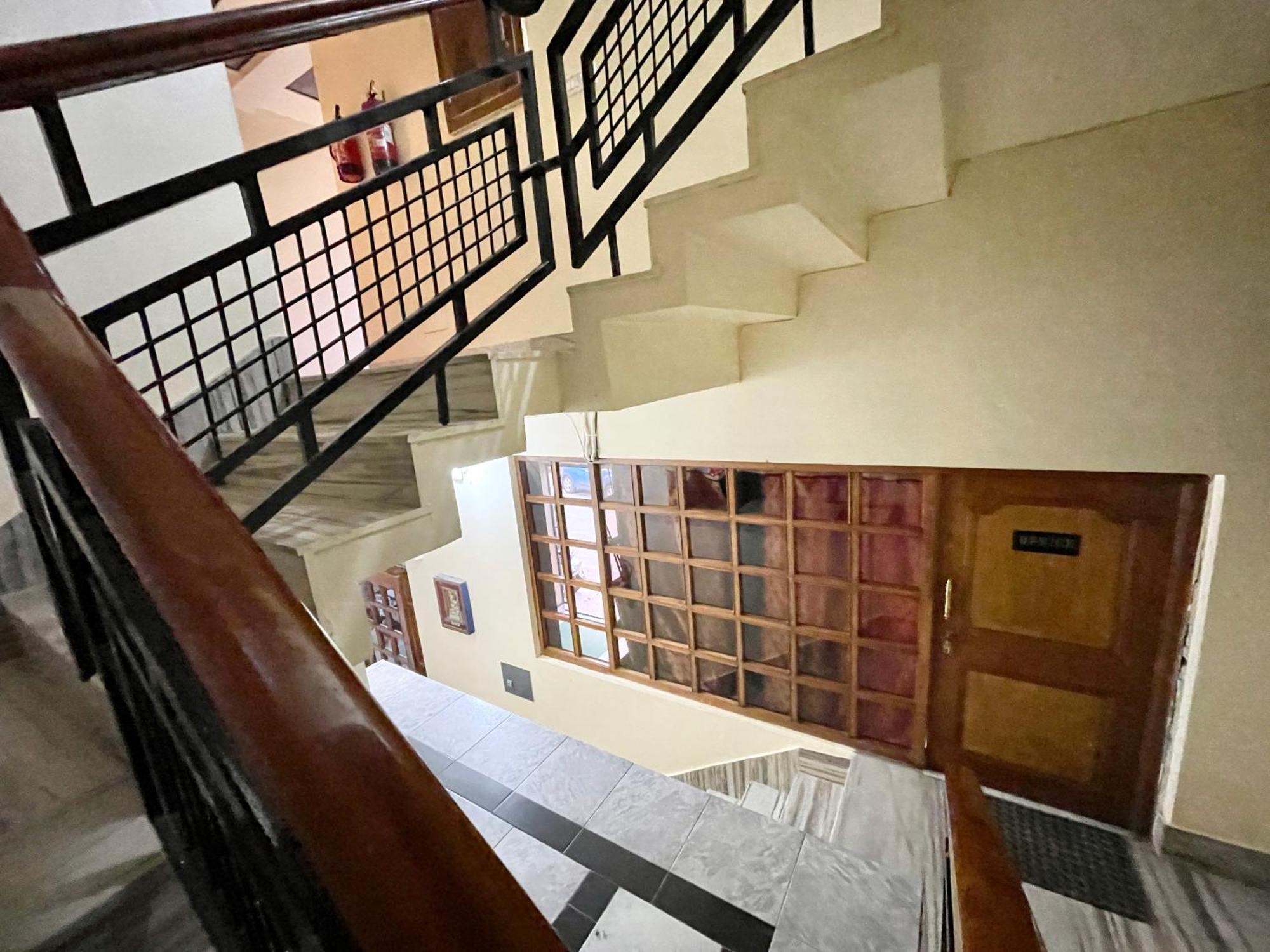 Hotel Shivam ! Varanasi होटल शिवम హోటల్ శివం ஹோட்டல் சிவம் Foreigner'S Choice ! Fully Air-Conditioned Hotel With Lift & Parking Availability, Near Kashi Vishwanath Temple, And Ganga Ghat, Best Hotel In Varanasi 2 Esterno foto