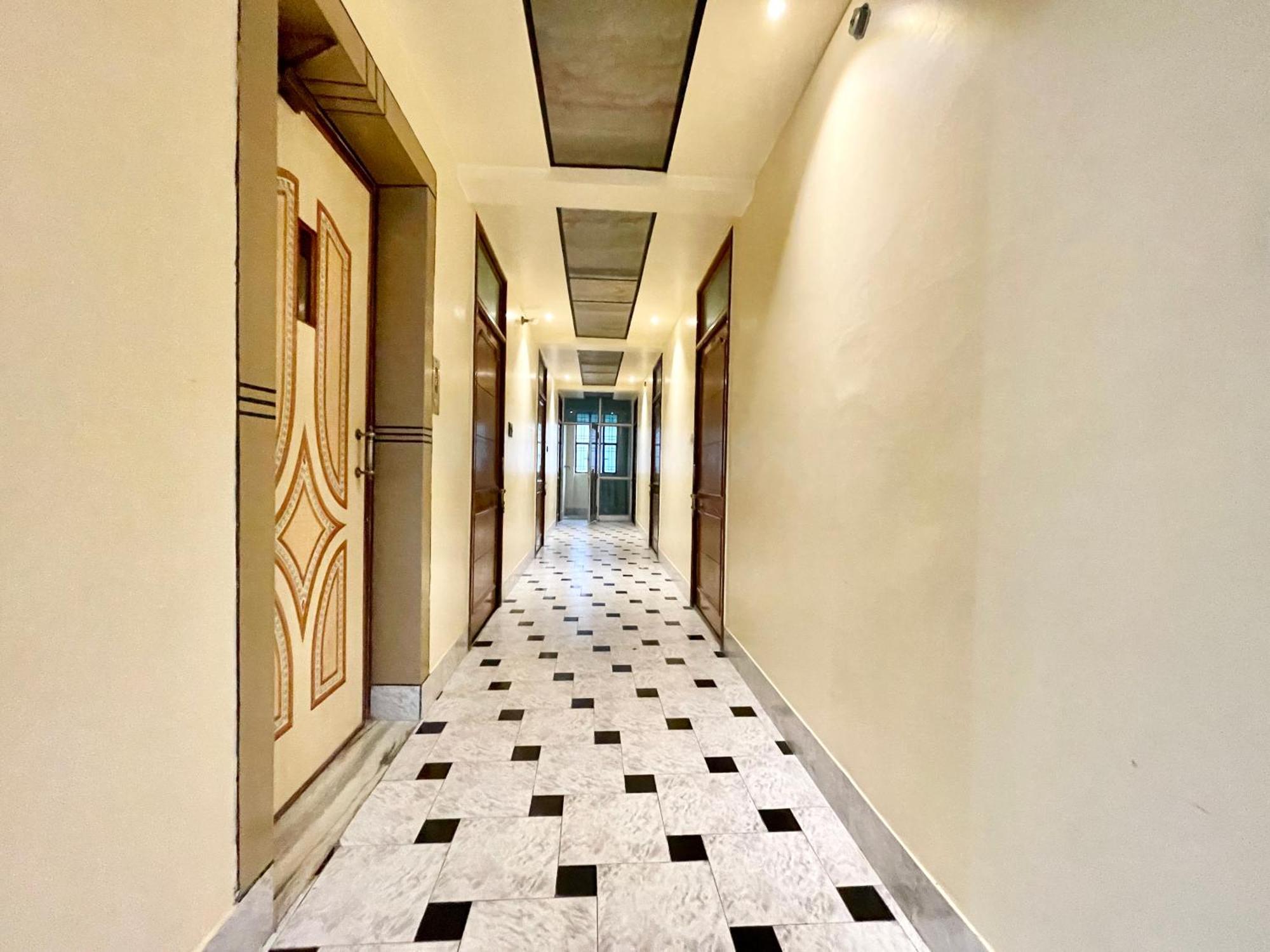Hotel Shivam ! Varanasi होटल शिवम హోటల్ శివం ஹோட்டல் சிவம் Foreigner'S Choice ! Fully Air-Conditioned Hotel With Lift & Parking Availability, Near Kashi Vishwanath Temple, And Ganga Ghat, Best Hotel In Varanasi 2 Esterno foto