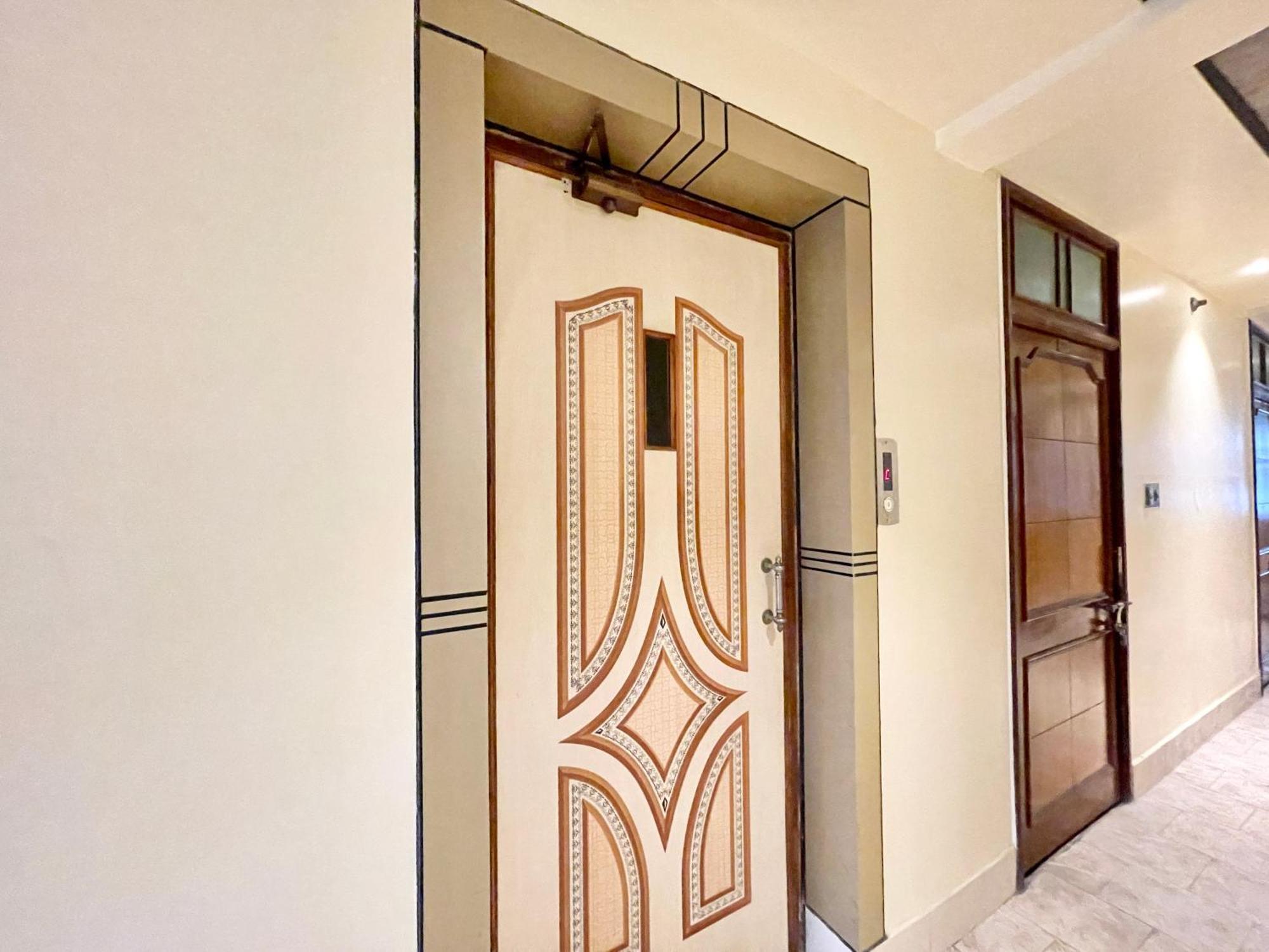Hotel Shivam ! Varanasi होटल शिवम హోటల్ శివం ஹோட்டல் சிவம் Foreigner'S Choice ! Fully Air-Conditioned Hotel With Lift & Parking Availability, Near Kashi Vishwanath Temple, And Ganga Ghat, Best Hotel In Varanasi 2 Esterno foto
