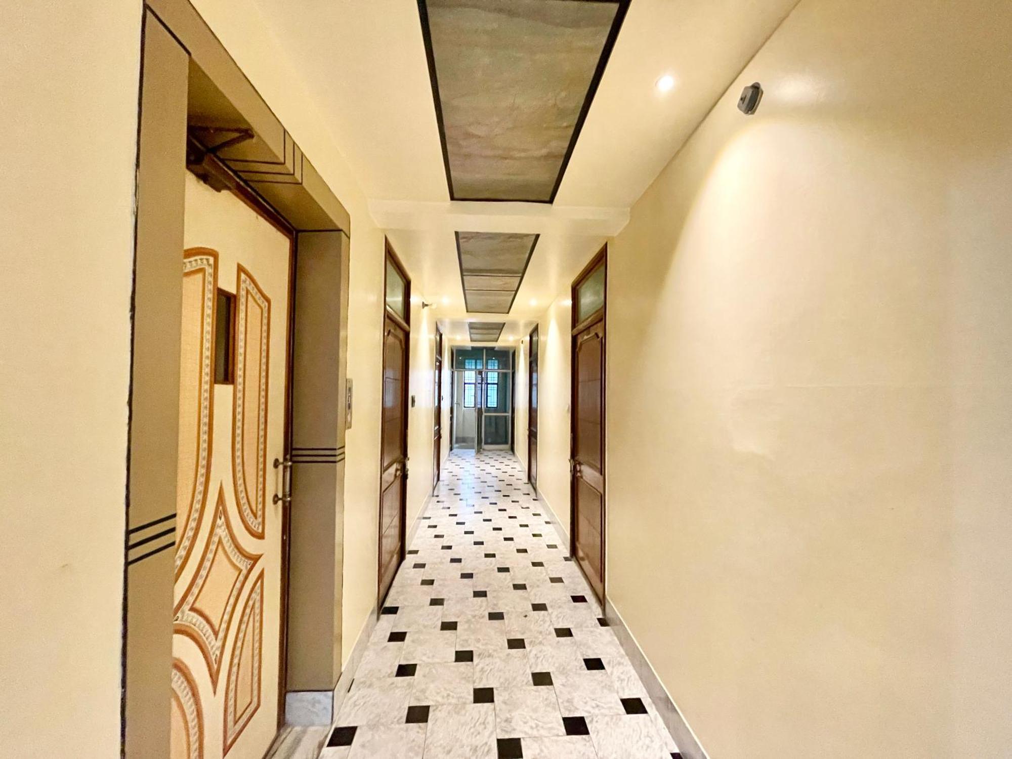 Hotel Shivam ! Varanasi होटल शिवम హోటల్ శివం ஹோட்டல் சிவம் Foreigner'S Choice ! Fully Air-Conditioned Hotel With Lift & Parking Availability, Near Kashi Vishwanath Temple, And Ganga Ghat, Best Hotel In Varanasi 2 Esterno foto